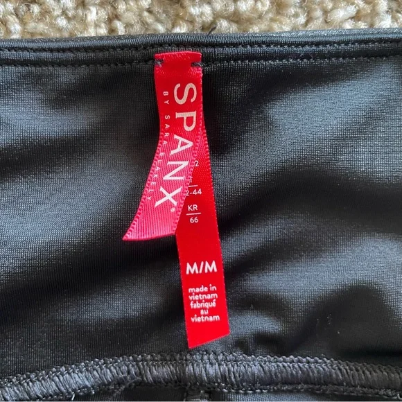 Spanx Faux Leather Leggings Women’s M Black Moto Shiny Textured Skinny 2437 - Picture 5 of 14